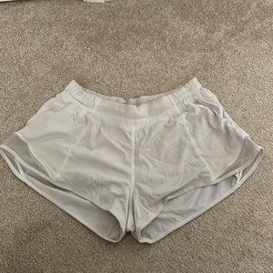 White Lululemon Hotty Hot Shorts Size 8 2.5” Inseam